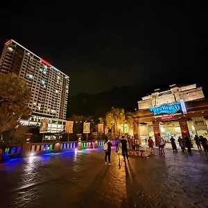 Cozy With 270 Degree Mountain And Theme Park Views Apartment Ipoh