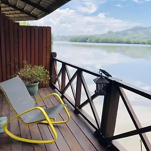 Gayang Friendly Water House Homestay Kota Kinabalu